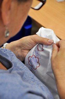 Warsztaty z haftu dla seniorów